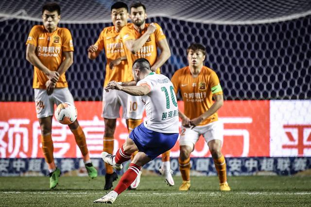 意甲-图拉姆梅开二度基恩破门 尤文2-2佛罗伦萨