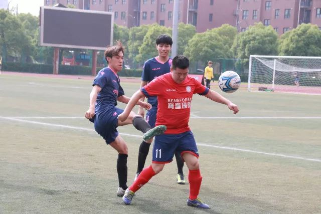 赵继伟24+12辽宁胜北控 王哲林31分上海胜四川